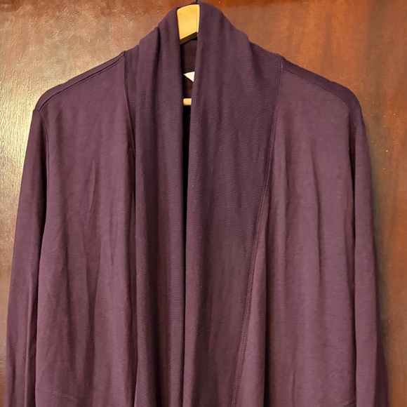 Women’s Sweater - Picture 1 of 5